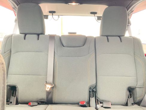 Used 2025 Jeep Wrangler Sport S image 37