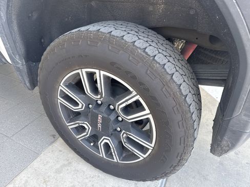 Used 2023 GMC Sierra 2500 AT4 w/ AT4 Premium Plus Package image 5