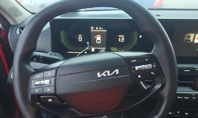 Used 2025 Kia K4 FWD image 19