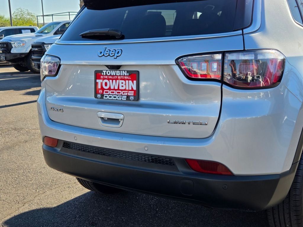 Used 2025 Jeep Compass Limited AWD/4WD image 5