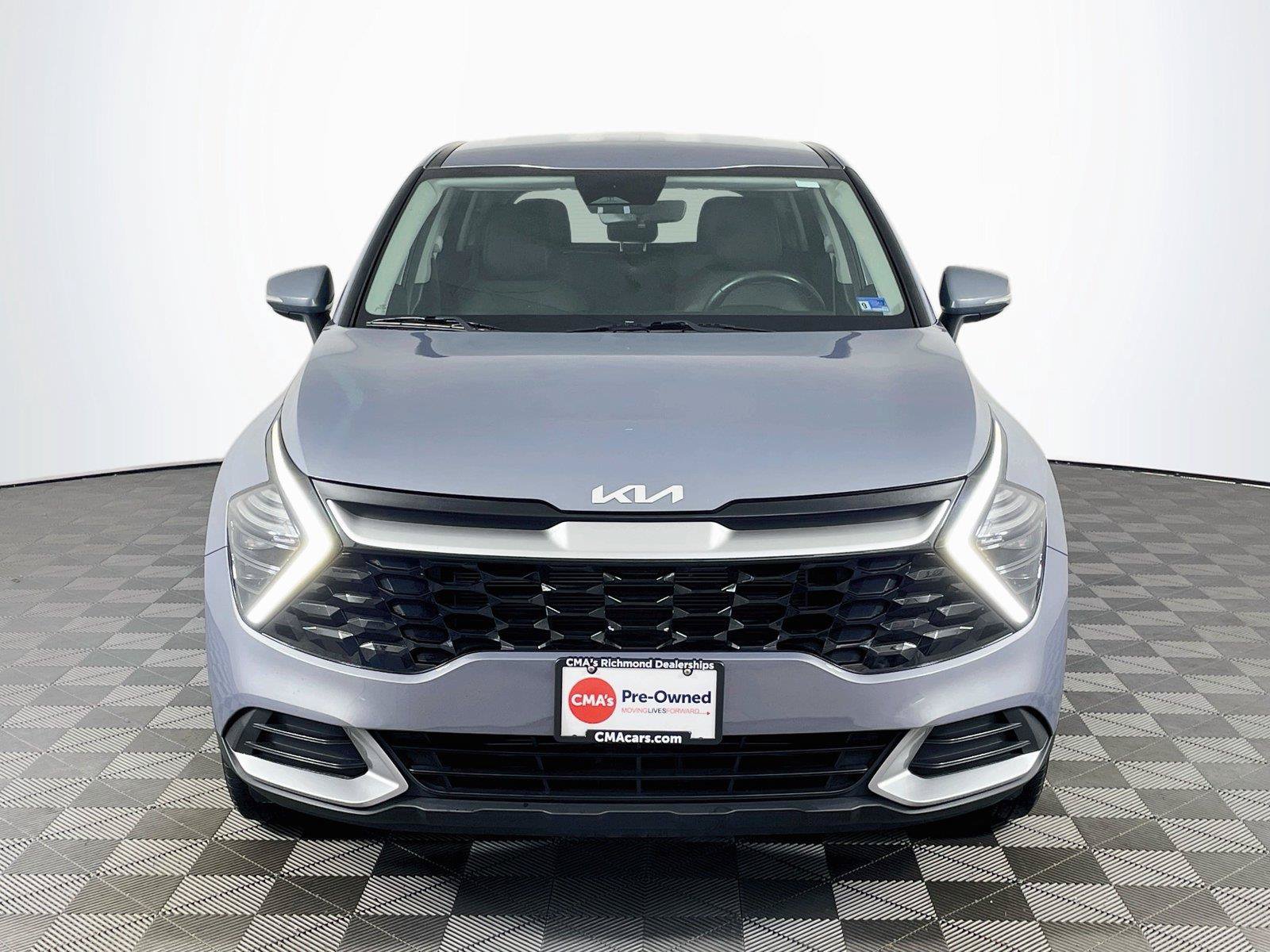 Used 2024 Kia Sportage EX FWD image 2