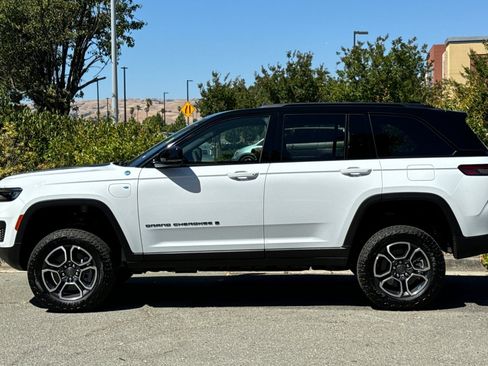 New 2023 Jeep Grand Cherokee Trailhawk image 6