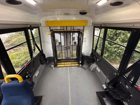 Used 2014 Chevrolet Express 3500 image 6