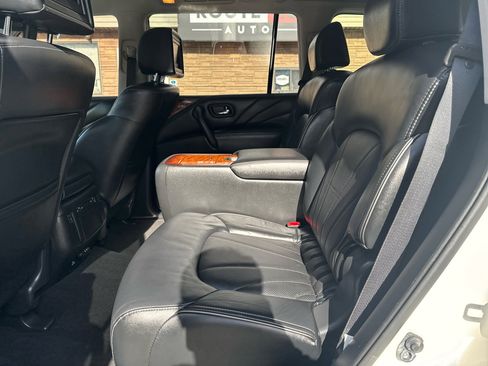 Used 2015 INFINITI QX80 4WD w/ Deluxe Technology Package image 32