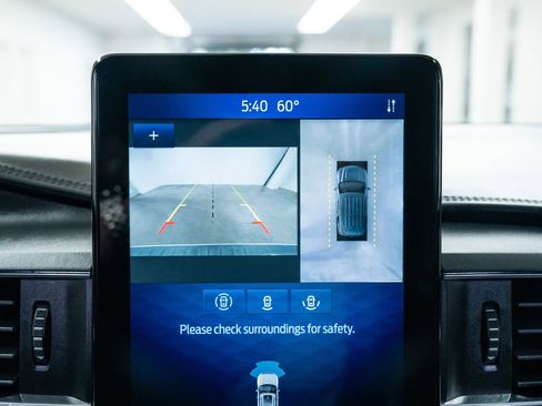 Used 2020 Ford Explorer Platinum w/ Premium Technology Package image 13