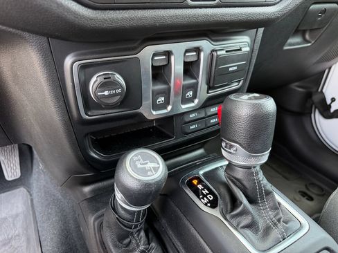 Used 2024 Jeep Wrangler Sport AWD/4WD image 29