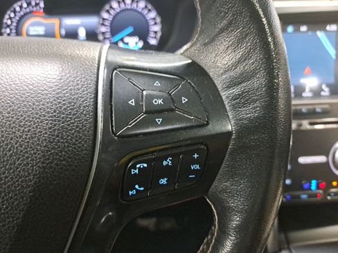 Used 2018 Ford Explorer Platinum AWD/4WD image 18