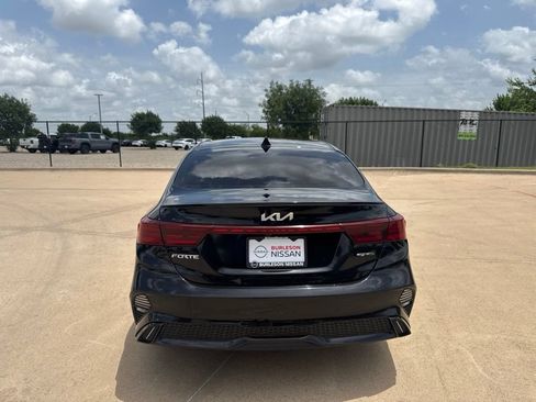 Used 2023 Kia Forte GT-Line w/ GT-Line Premium Package FWD image 4