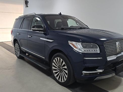 Used 2019 Lincoln Navigator Reserve AWD/4WD image 2