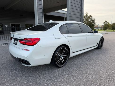 Used 2017 BMW 750i RWD image 8