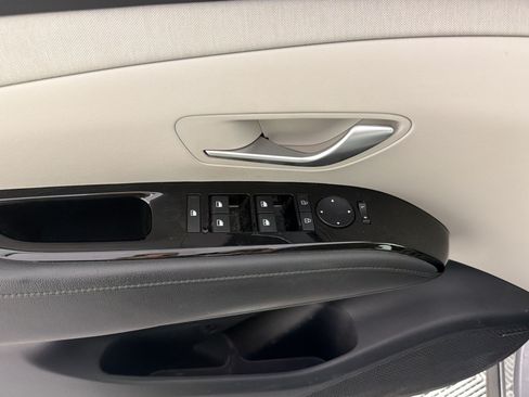 Certified 2025 Hyundai Tucson Limited FWD image 15