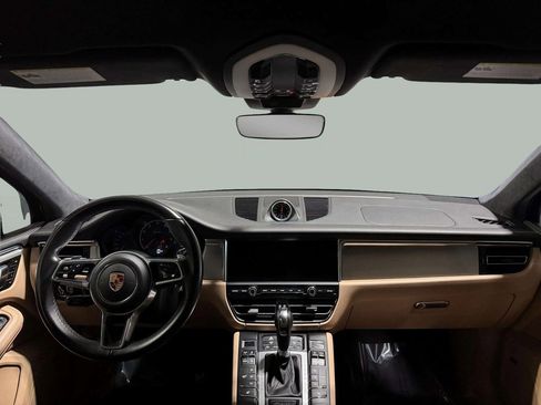 Used 2020 Porsche Macan Turbo image 21