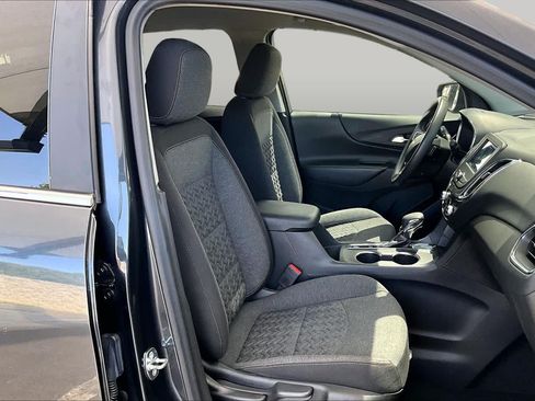 Used 2023 Chevrolet Equinox LT FWD image 9