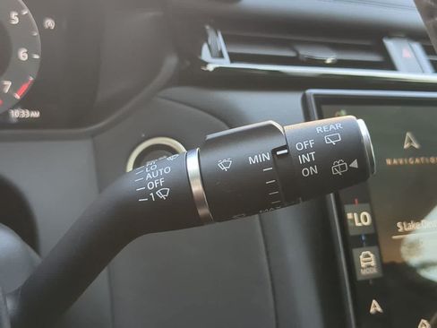 Certified 2026 Land Rover Range Rover Velar Dynamic SE AWD/4WD image 28