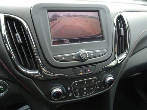 Certified 2022 Chevrolet Equinox RS image 19