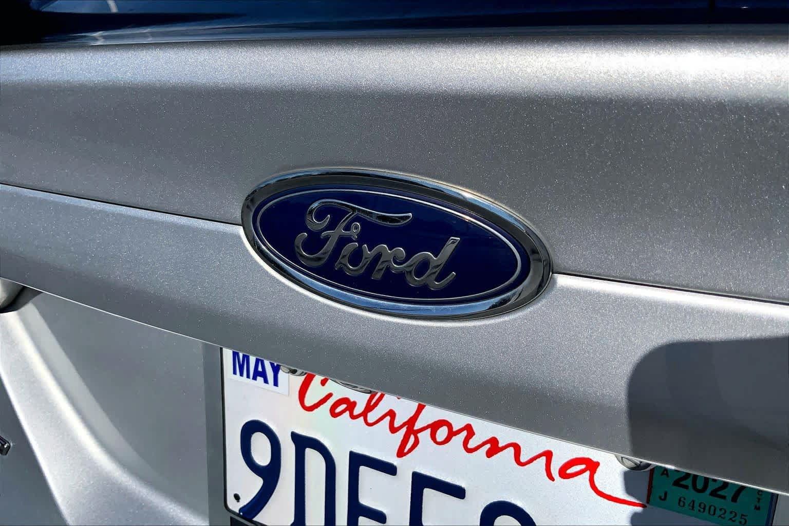 Used 2015 Ford Fusion SE FWD image 30