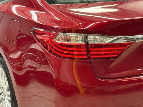 Used 2014 Lexus ES 350 w/ Luxury Package FWD image 12