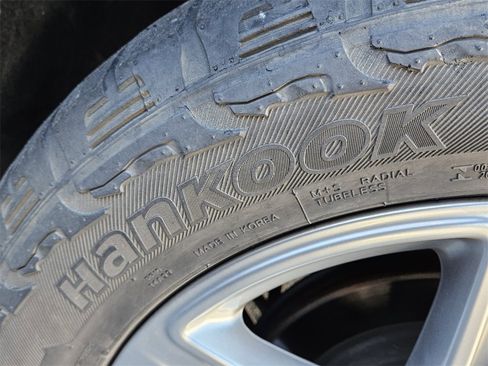 Used 2021 Ford Expedition XLT image 9