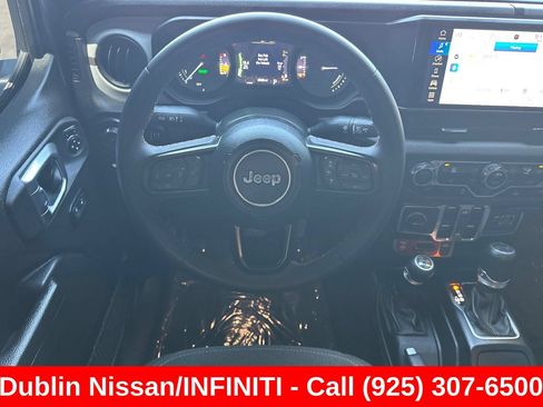 Used 2024 Jeep Wrangler Unlimited AWD/4WD image 17