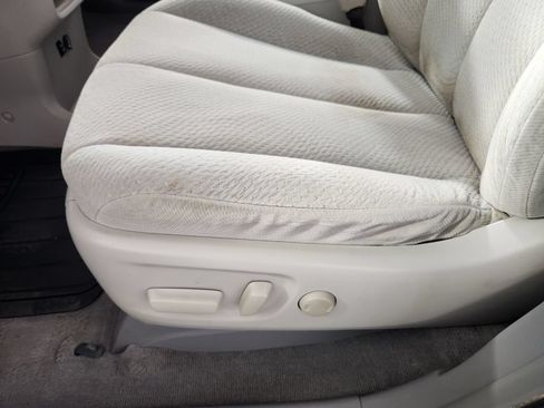 Used 2011 Toyota Sienna LE FWD image 13