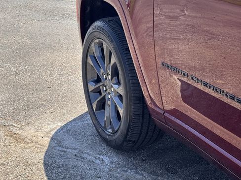 New 2026 Jeep Grand Cherokee L Limited AWD/4WD image 6