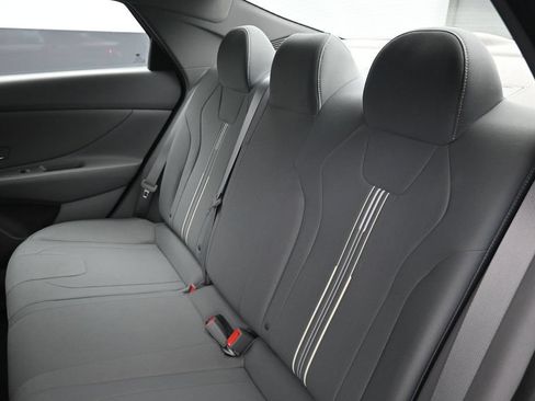 Used 2022 Hyundai Elantra SEL w/ Convenience Package FWD image 22