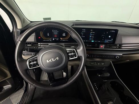 Used 2026 Kia Carnival FWD image 13