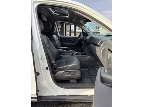 Used 2022 Honda Pilot Touring image 6