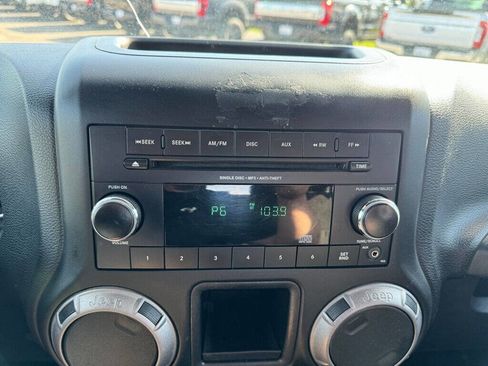 Used 2017 Jeep Wrangler Sport image 23