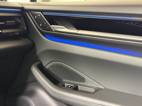 New 2026 Porsche Macan Electric image 30