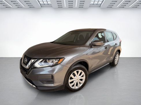 Used 2020 Nissan Rogue S FWD image 2
