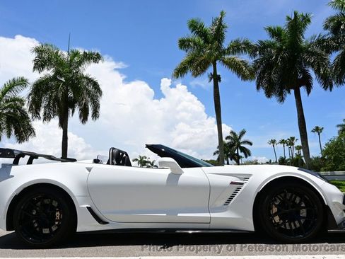 Used 2016 Chevrolet Corvette Z06 w/ 3LZ Preferred Equipment Group RWD image 4
