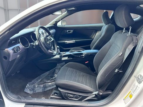 Used 2017 Ford Mustang Coupe image 11