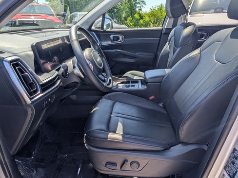 Used 2025 Kia Sorento EX w/ EX Panoramic Sunroof Package AWD/4WD image 17