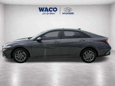 Used 2024 Hyundai Elantra SEL FWD image 4