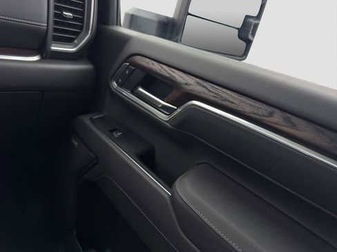 New 2026 GMC Sierra 2500 SLT w/ SLT Convenience Package image 17