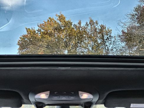 New 2026 Chrysler Pacifica Pinnacle image 24