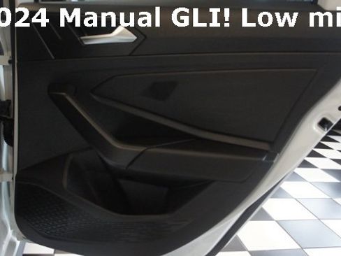 Used 2024 Volkswagen Jetta GLI 40th Anniversary Edition image 35