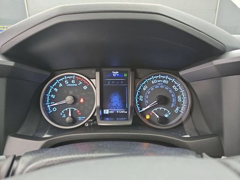 Used 2020 Toyota Tacoma TRD Off-Road image 27