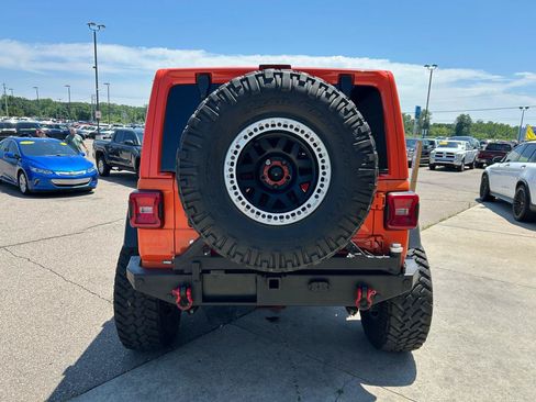 Used 2018 Jeep Wrangler Unlimited Rubicon w/ LED Lighting Group AWD/4WD image 6