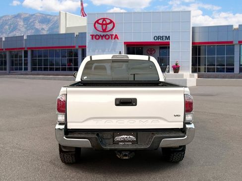 Used 2020 Toyota Tacoma TRD Off-Road AWD/4WD image 7