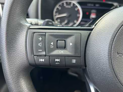 Used 2023 Nissan Rogue SV AWD/4WD image 18