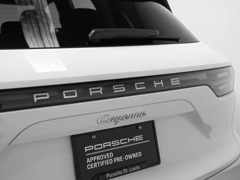Used 2020 Porsche Cayenne AWD/4WD image 12