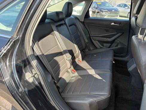 Used 2024 Volkswagen Jetta SE FWD image 14