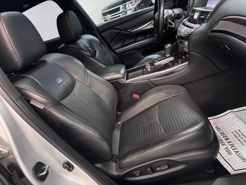 Used 2014 INFINITI Q70 3.7 w/ Premium Package RWD image 16