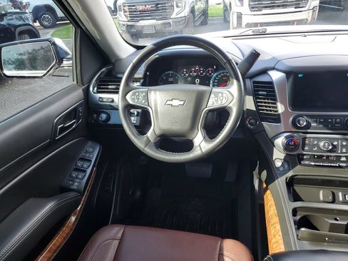 Used 2020 Chevrolet Tahoe Premier w/ Premier Plus Edition RWD image 12
