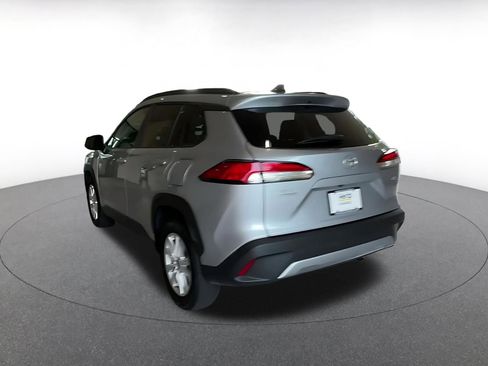 Used 2025 Toyota Corolla Cross LE image 11
