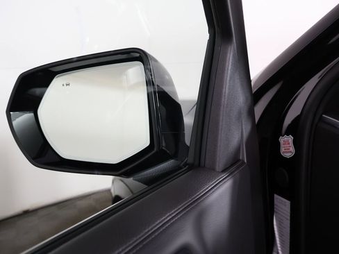 Used 2025 GMC Yukon Denali AWD/4WD image 43