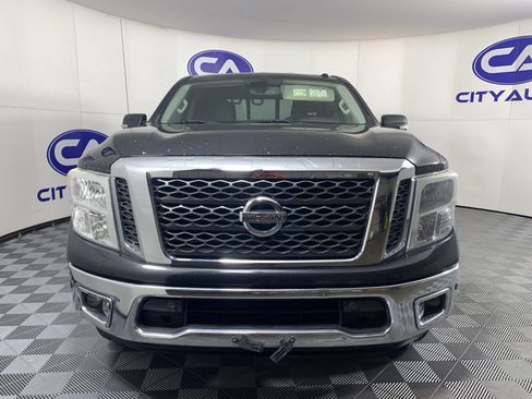 Used 2017 Nissan Titan SV image 9