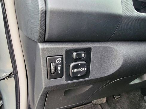 Used 2008 Toyota Yaris 2-Door Hatchback image 30